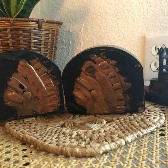 Vintage Handmade Metal/Tin & Wooden Cooper Indian Head Bookend Pair - Picture 3 of 7